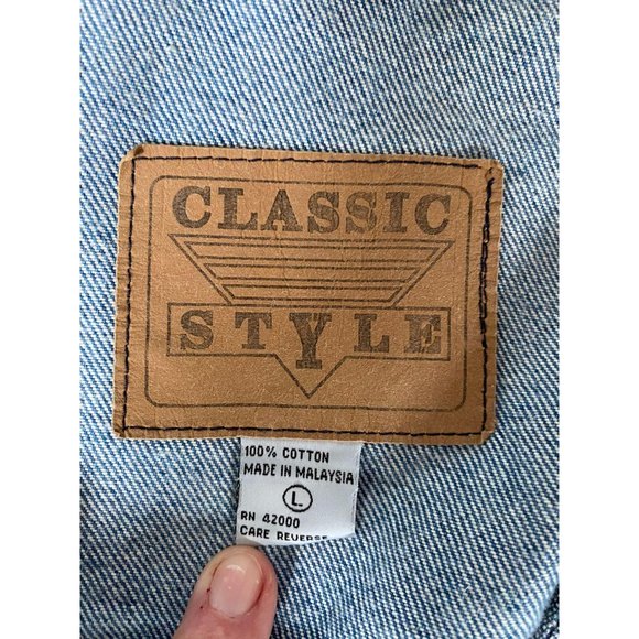 Classic Styled Denim Jacket NWT - Picture 3 of 12